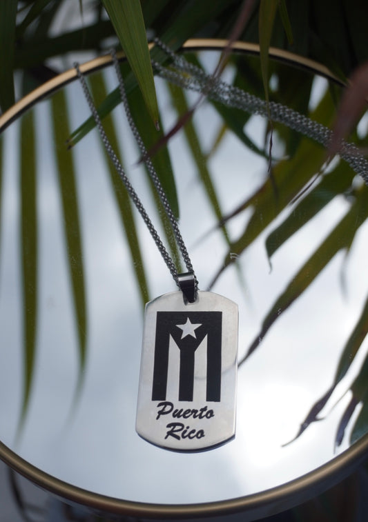 Collar con etiqueta boricua